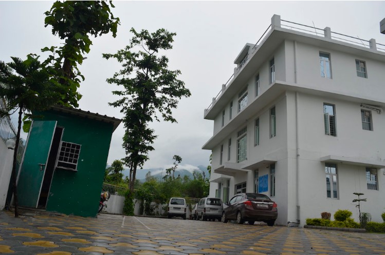 Doonga Boyz Home hostel Dehradun 