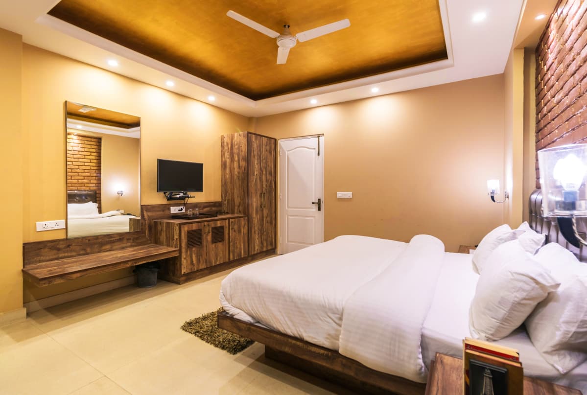 NIRVANA Lodge & Longe (A Boutiquue Hotel)