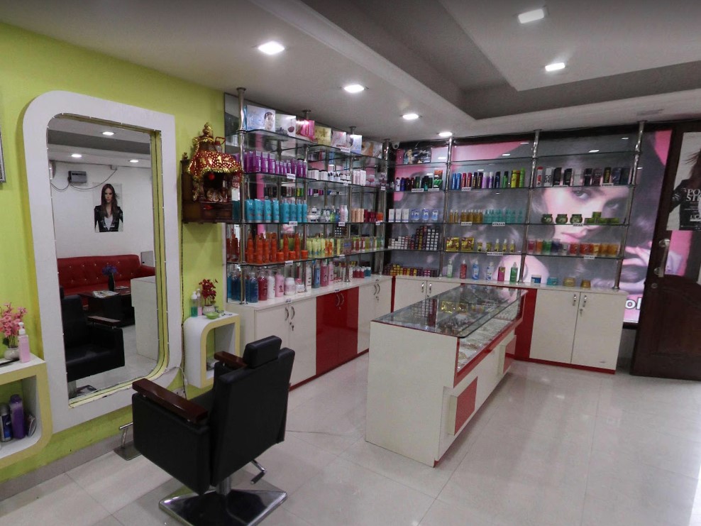 B Blonde unisex salon