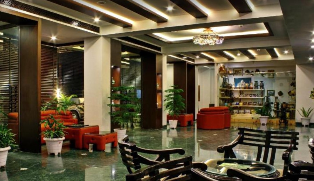 EllBee Ganga View 4 Star Hotel 