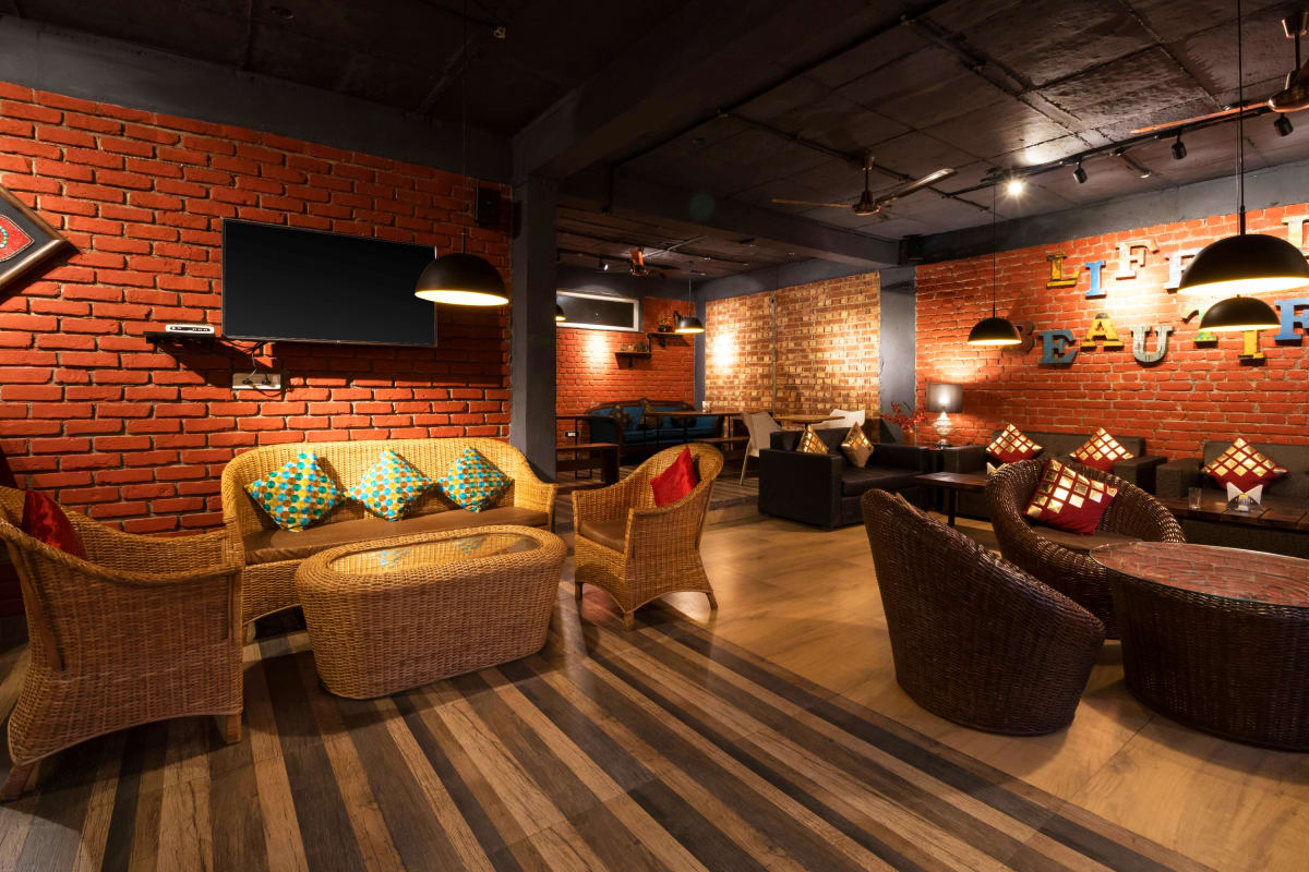 NIRVANA Lodge & Longe (A Boutiquue Hotel)