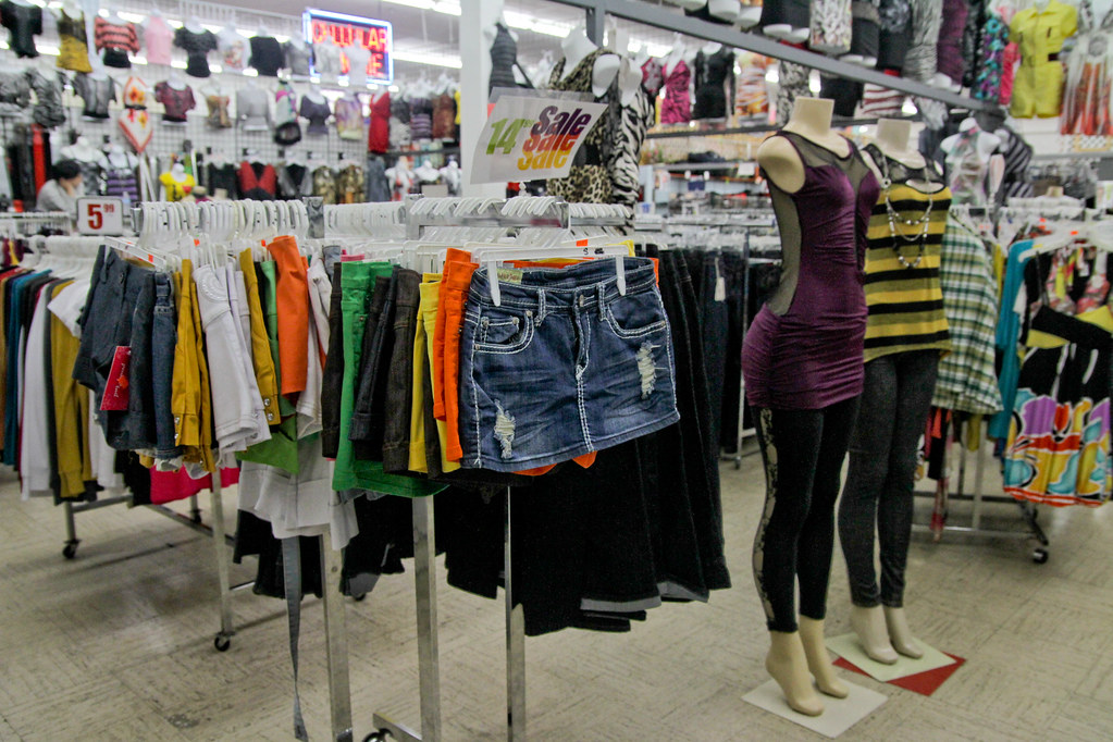 Vishal Mega Mart almora