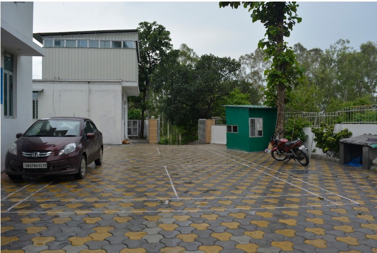 Doonga Boyz Home hostel Dehradun 