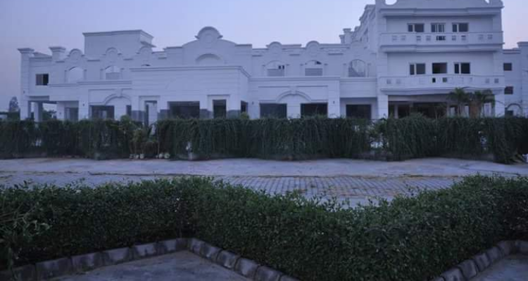 Hotel Ananya Regency - Gateway to Corbett