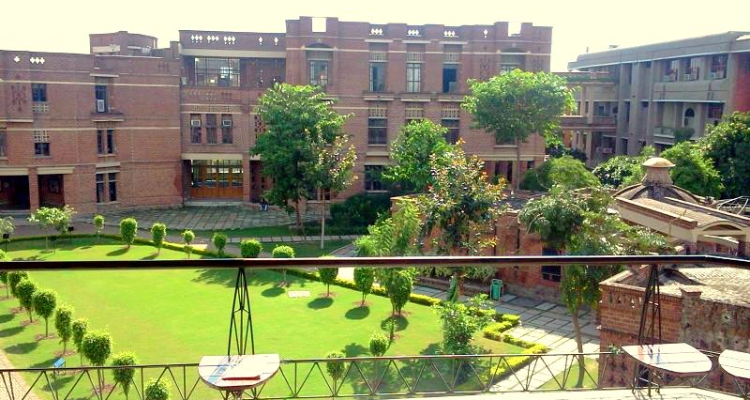 Ajay Kumar Garg Engineering College, Ghaziabad