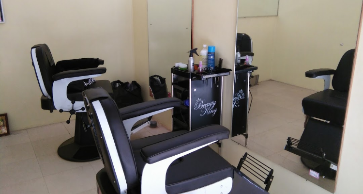 FAMOUS SALOON