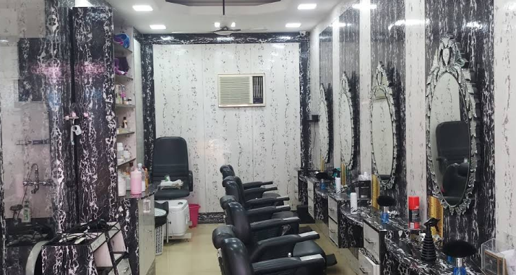 Saloon Grand