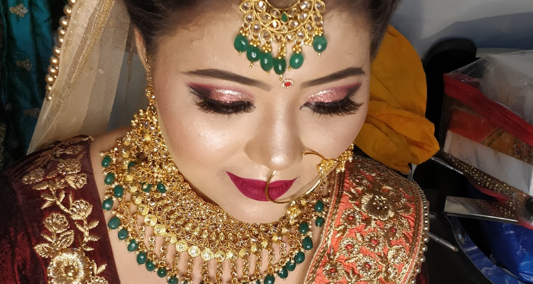 Kaya Beauty Salon - Makeup Artist (Kotdwara)