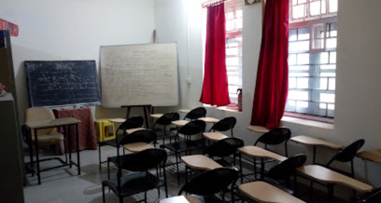 District employment Office -Federal government office in Chamoli