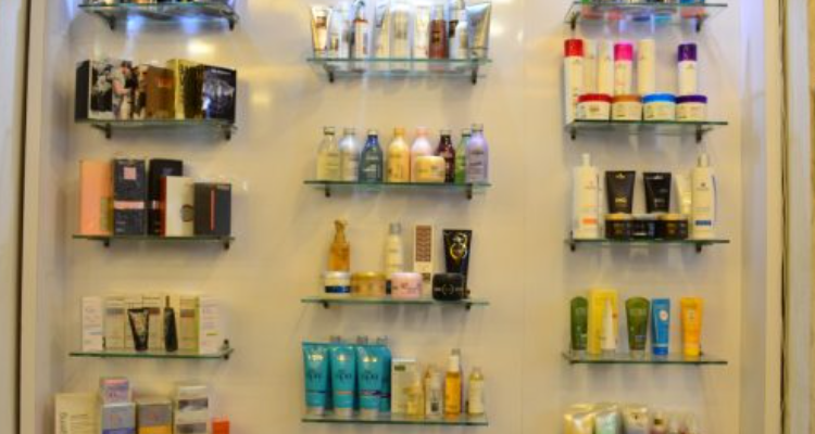 Makeover The Beauty Lounge-- Bridal makeup Artist/Parlor/Loreal Salon- Haldwani