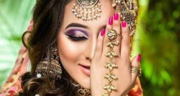 Fleekyou - Meat Best Makeup Artist for Bridal Makeup