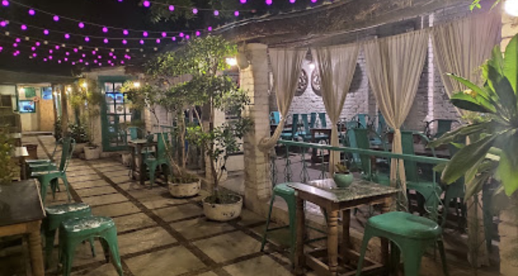 The Courtyard Cafe