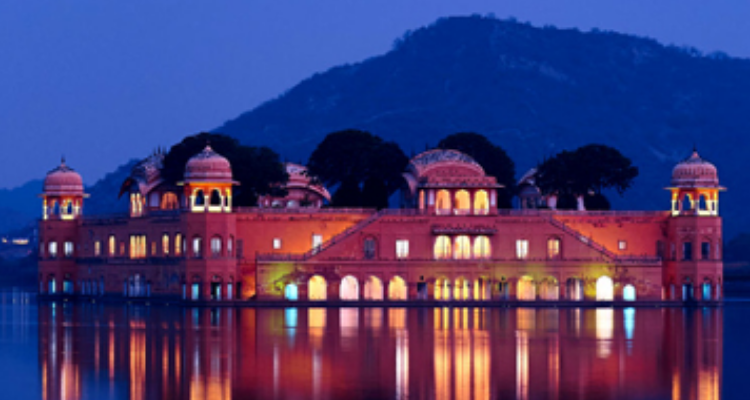 Red Cab in Jaipur