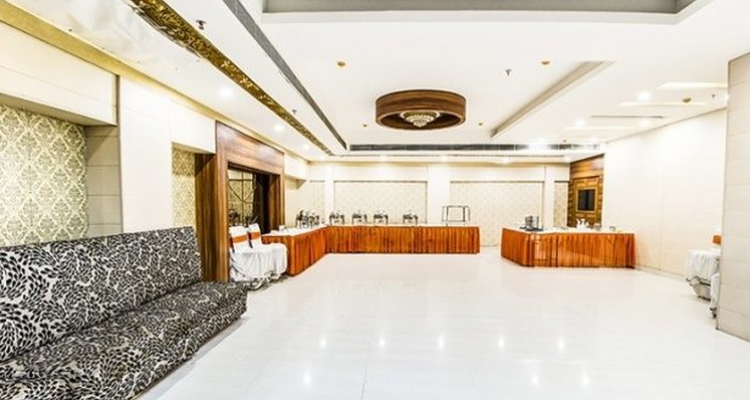 Le Monarque, Banquet Hall- Chandigarh