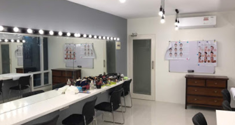 Bombay School of Make-up - Mumbai