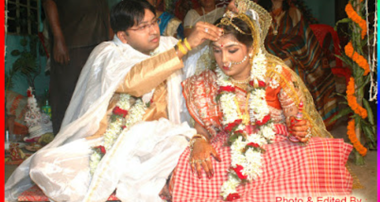 Wedding Photographers -Ruplekha Digital Photo Studio - Lake Town