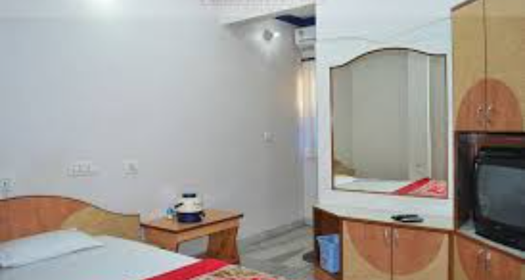 Shree Aditya Hotel