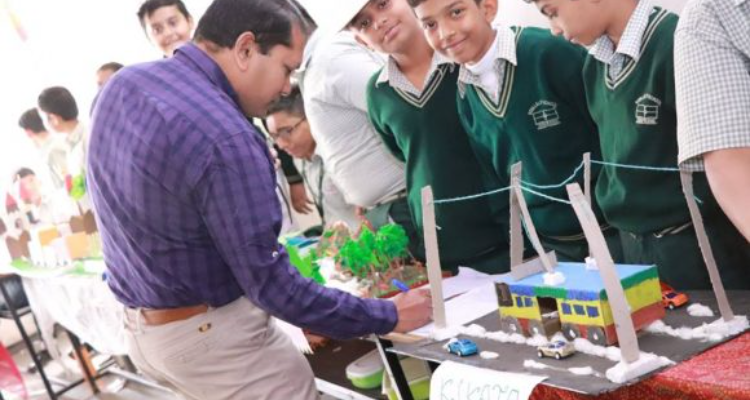som lalit school