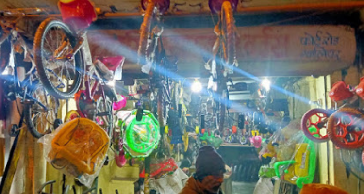 Chaurasiya cycle store fort road hazira gwalior mp
