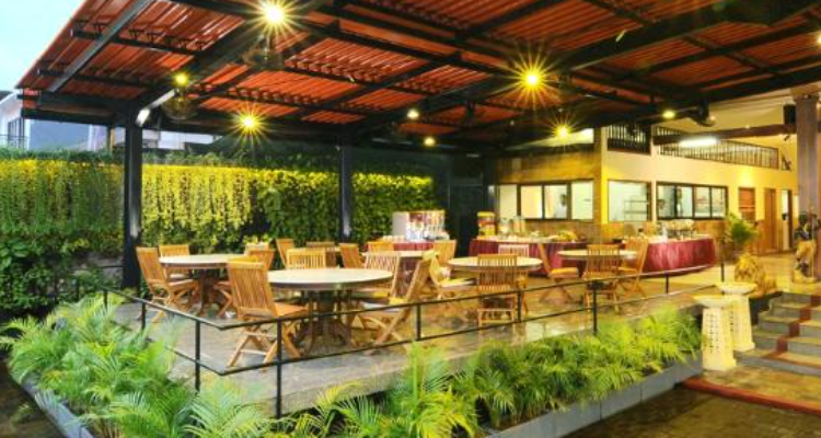 Garden Cafe & Restaurant