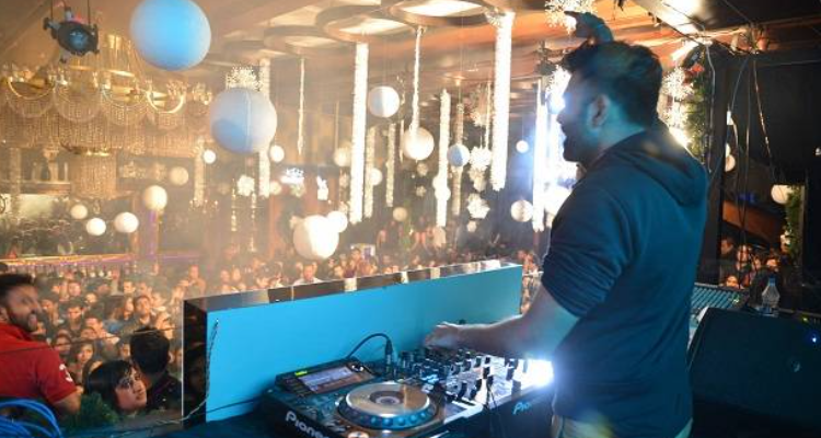 DJ CHetas in the house