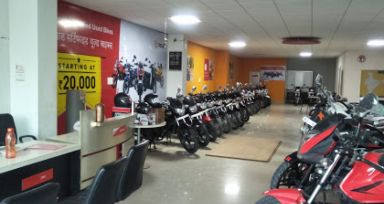 CredR Used Bikes Showroom - Sikar