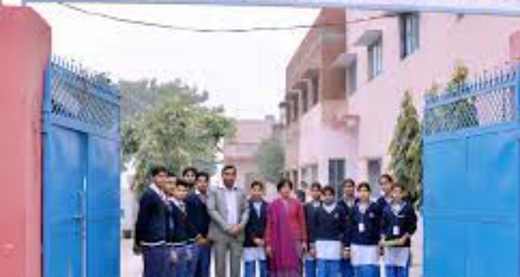 Paras Public School