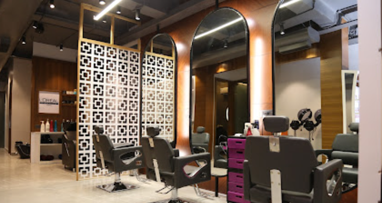 Naturals Unisex Salon - Bilaspur