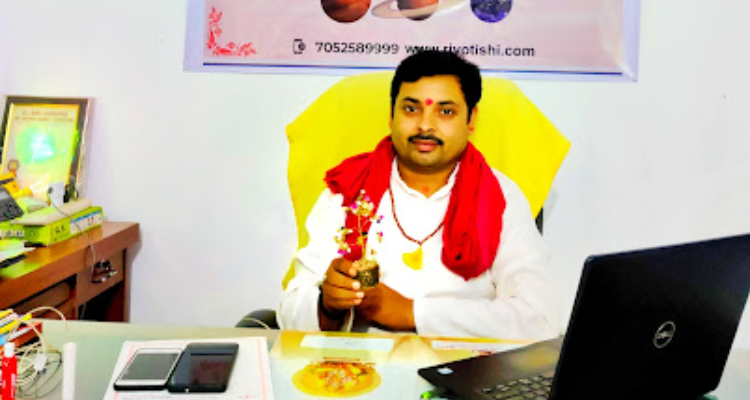 Jyotishacharya Ratnakar Tiwari - Lucknow, Uttar Pradesh