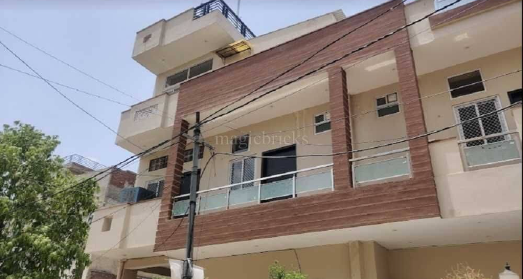 Chandra Villa Boys Hostel