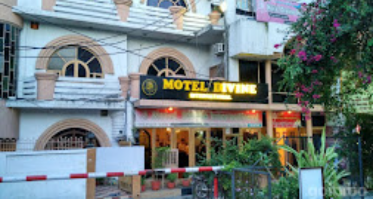 Motel Divine International, Roorkee