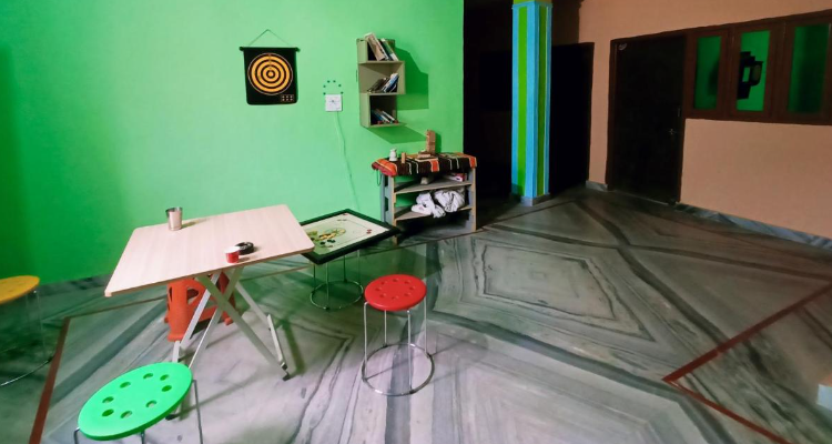 LandLopers Hostel