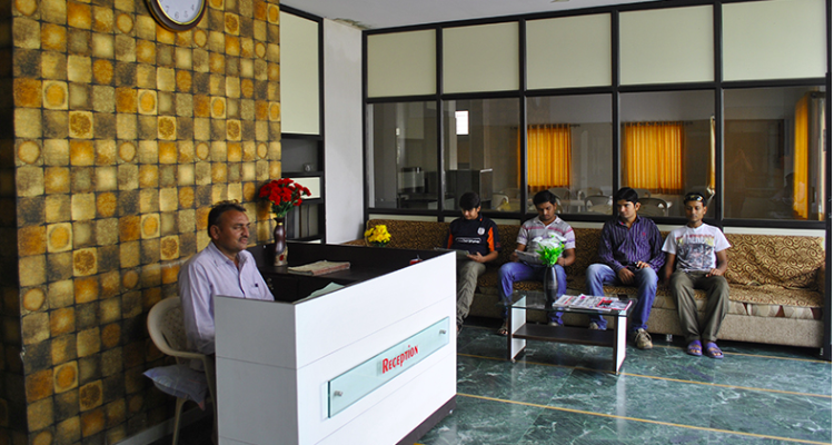 Lounge Boys Hostel