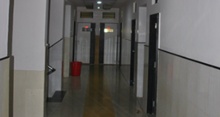 Lounge Boys Hostel