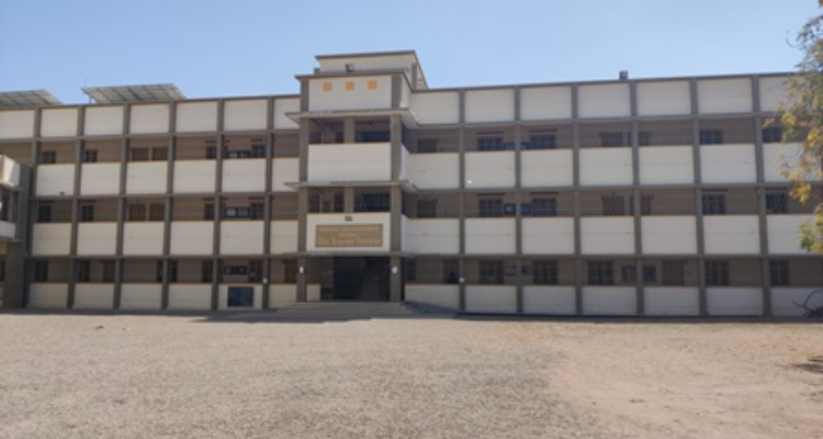 V M Mehta Muni Arts & Commerce College