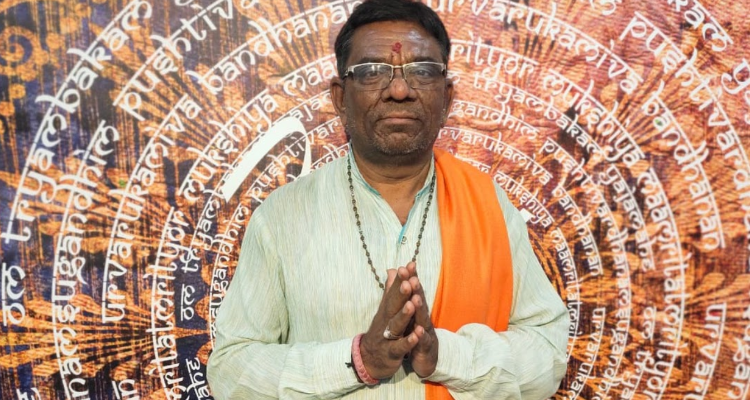 Shastri Mukeshhbhai Vyas