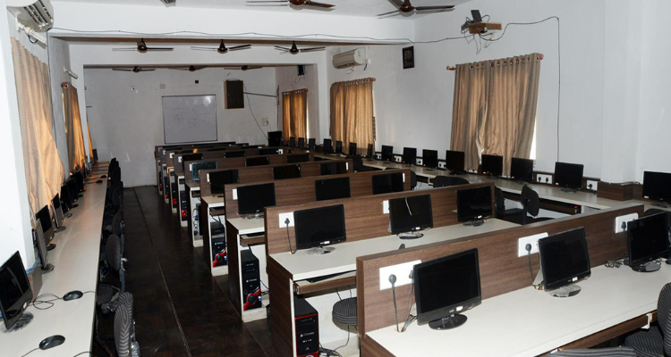 Nandkunvarba Mahila College