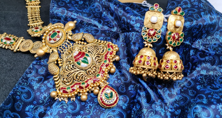 Lucky Jewellers