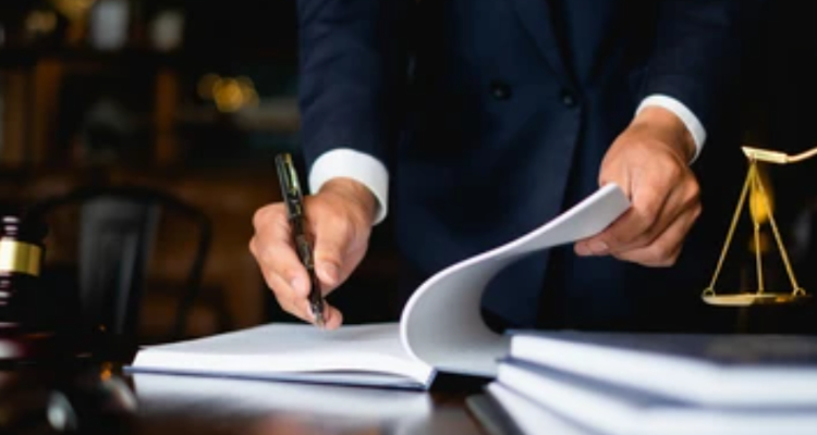Advocate Amit Malik - Divorce Lawyer in Delhi