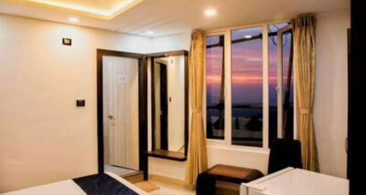 Crescent International Hotel