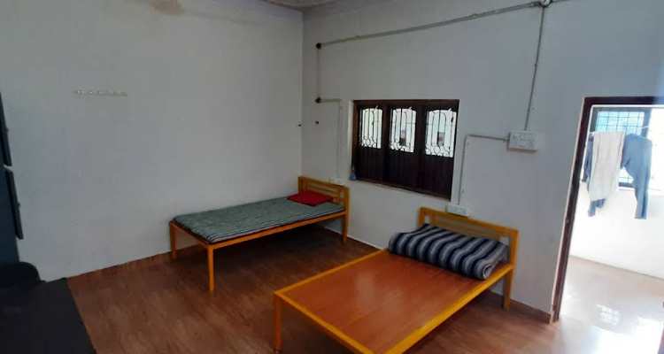 Beds & Boys Hostel