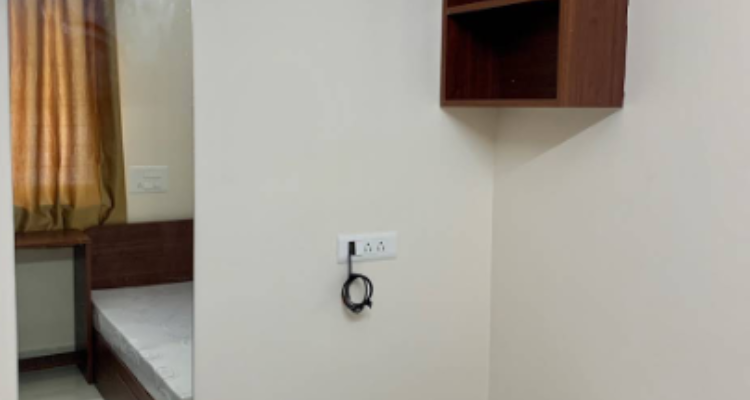 NIVI 91 girls hostel