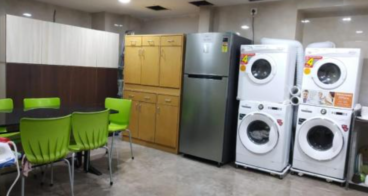 Abuzz Lal Baug boys hostel