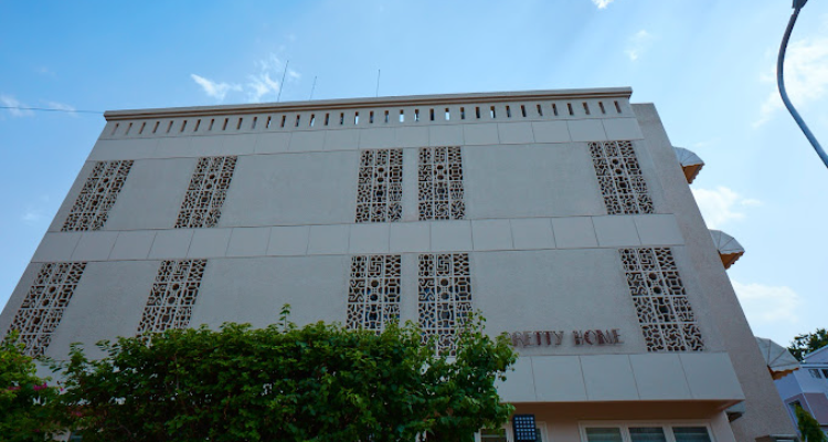 Pretty Home Girls Hostel