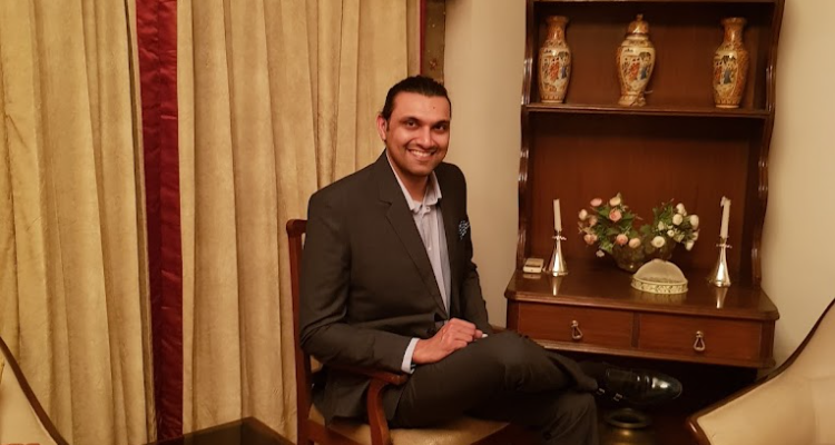 Astrologer Karan Gawri