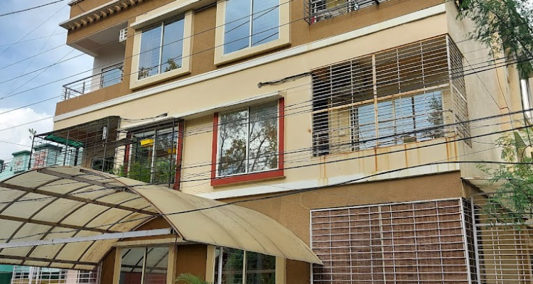 Meenu Girls Hostel