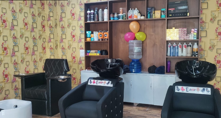 Genius Unisex salon Makeup Artist Dehradun
