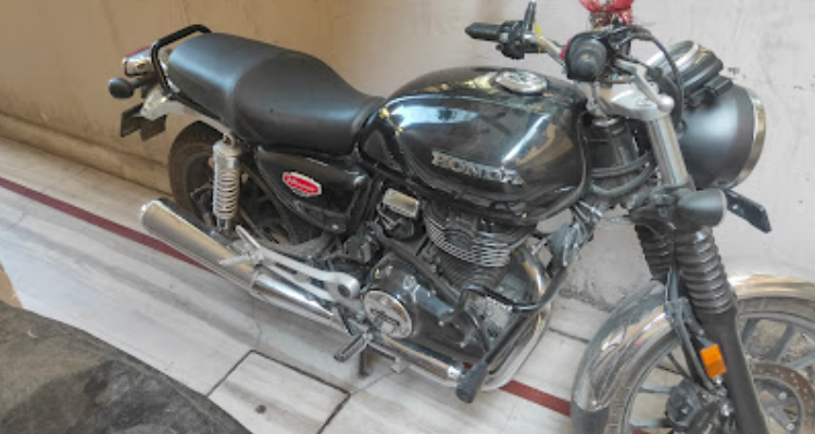 Hill View Bike On Rent Dehradun