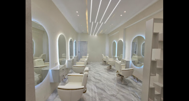 Cut N Curl Unisex Salon