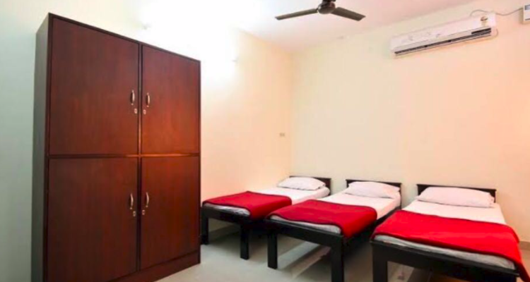 K D Paying Guest And Boys Hostel.